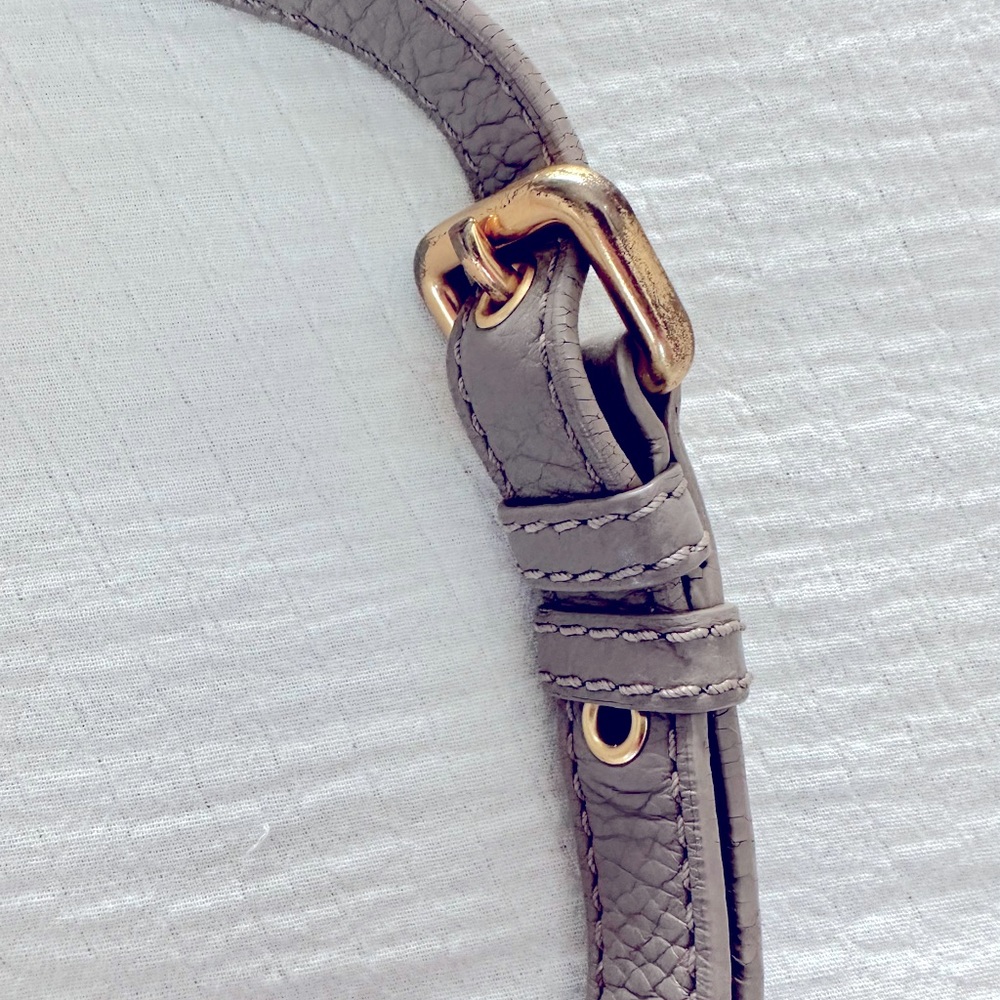 Marc Jacobs - Natasha Crossbody in Cement - Picture 4 of 9